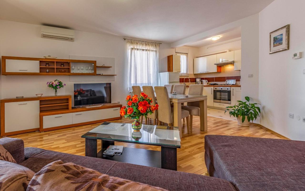 Istriensonne - Apartments Veruda Mit Grillterrasse PUY Exterior foto