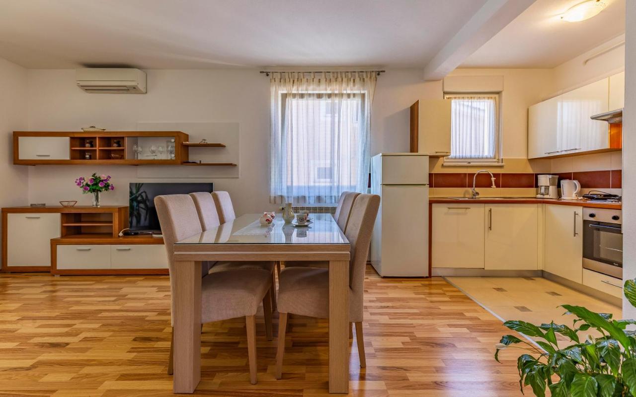 Istriensonne - Apartments Veruda Mit Grillterrasse PUY Exterior foto